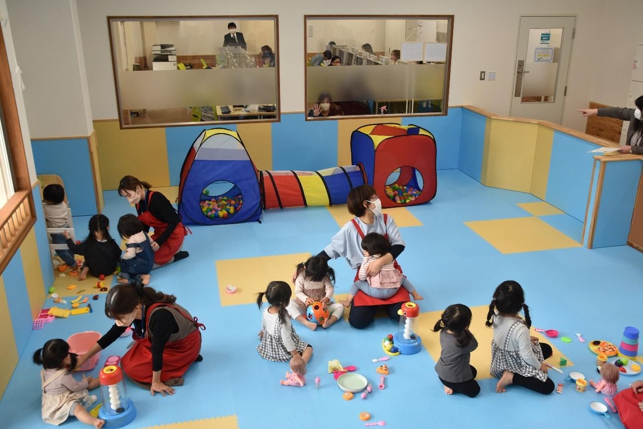 長野県伊那市の新施設の名称は「ママand」 子供を連れて働けるコールセンターを同所で本格スタート